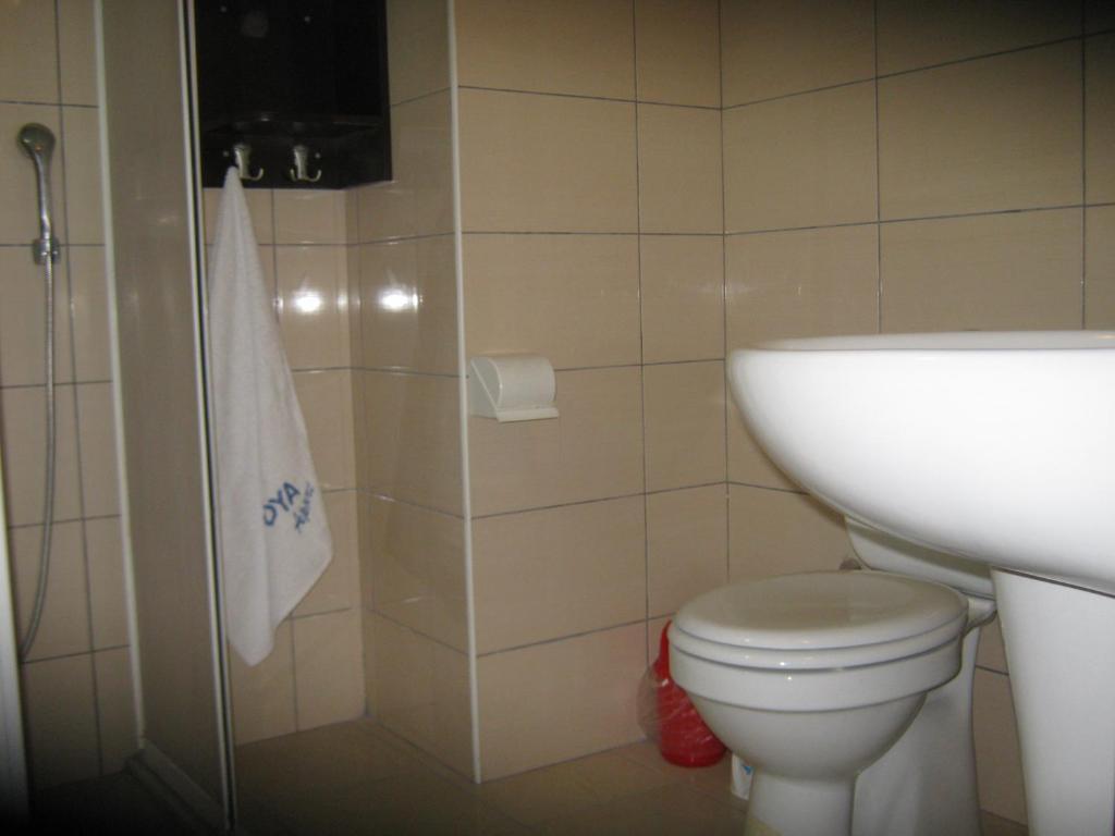 Oya Family Suites Kusadası Quarto foto