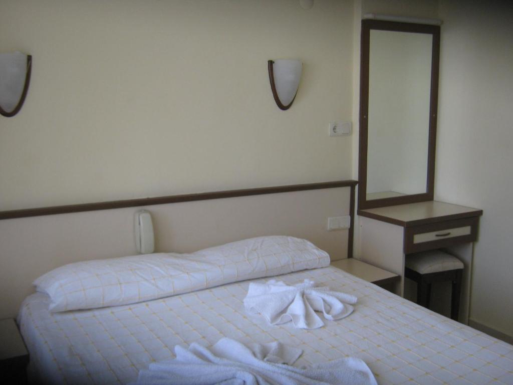 Oya Family Suites Kusadası Quarto foto